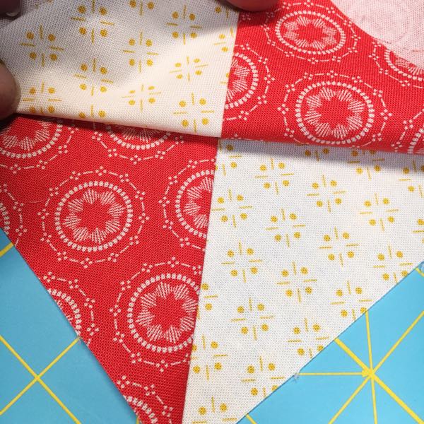 Heartland Heritage March Star Bright Block - Hourglass details by Amy Ellis